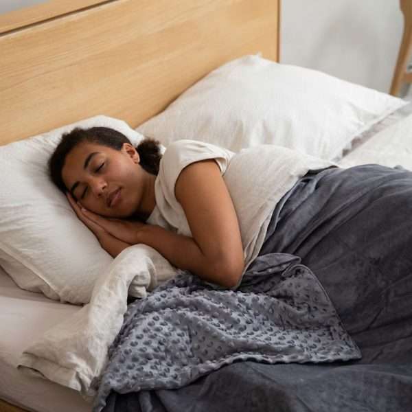Sleep Your Way to a Healthier Spine: Best Sleeping Positions and Pillows